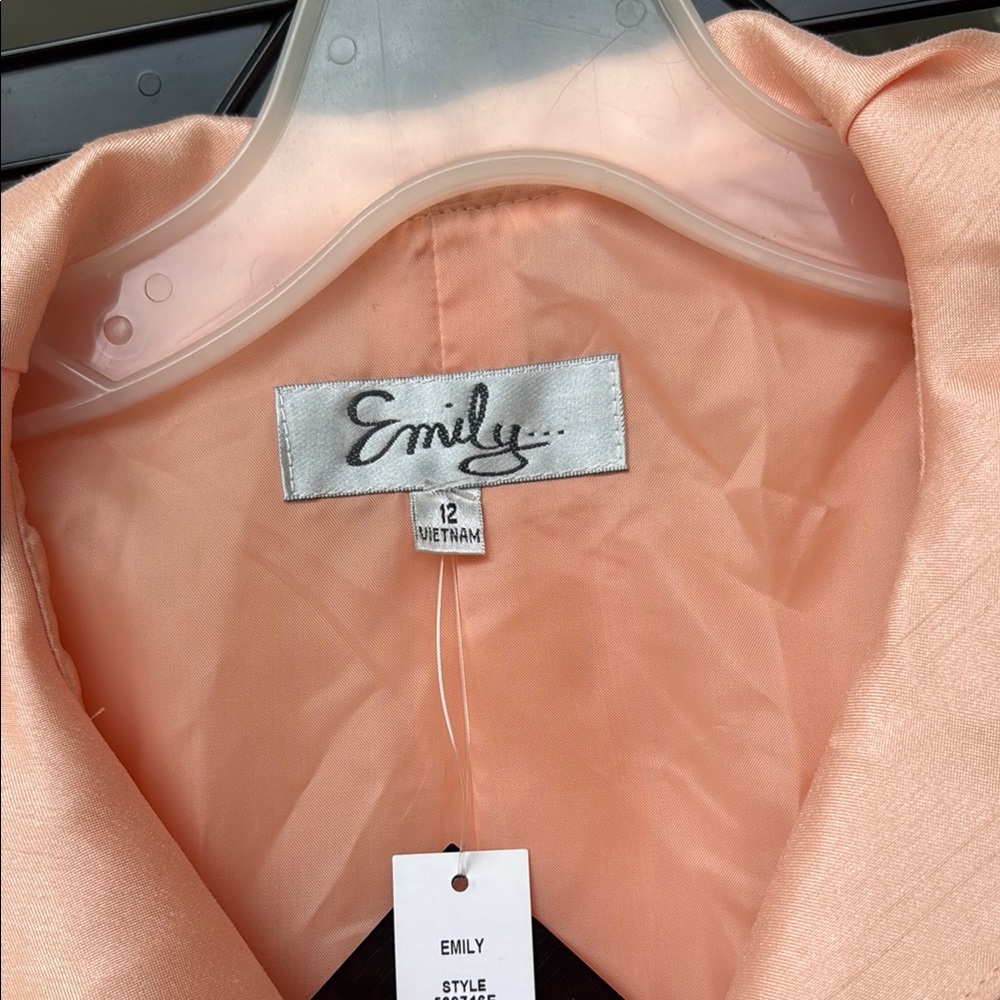 Emily Stylish Peach Skirt/Jacket, Size 12, NWT, MAKE AN OFFER!!! - Picture 3 of 7